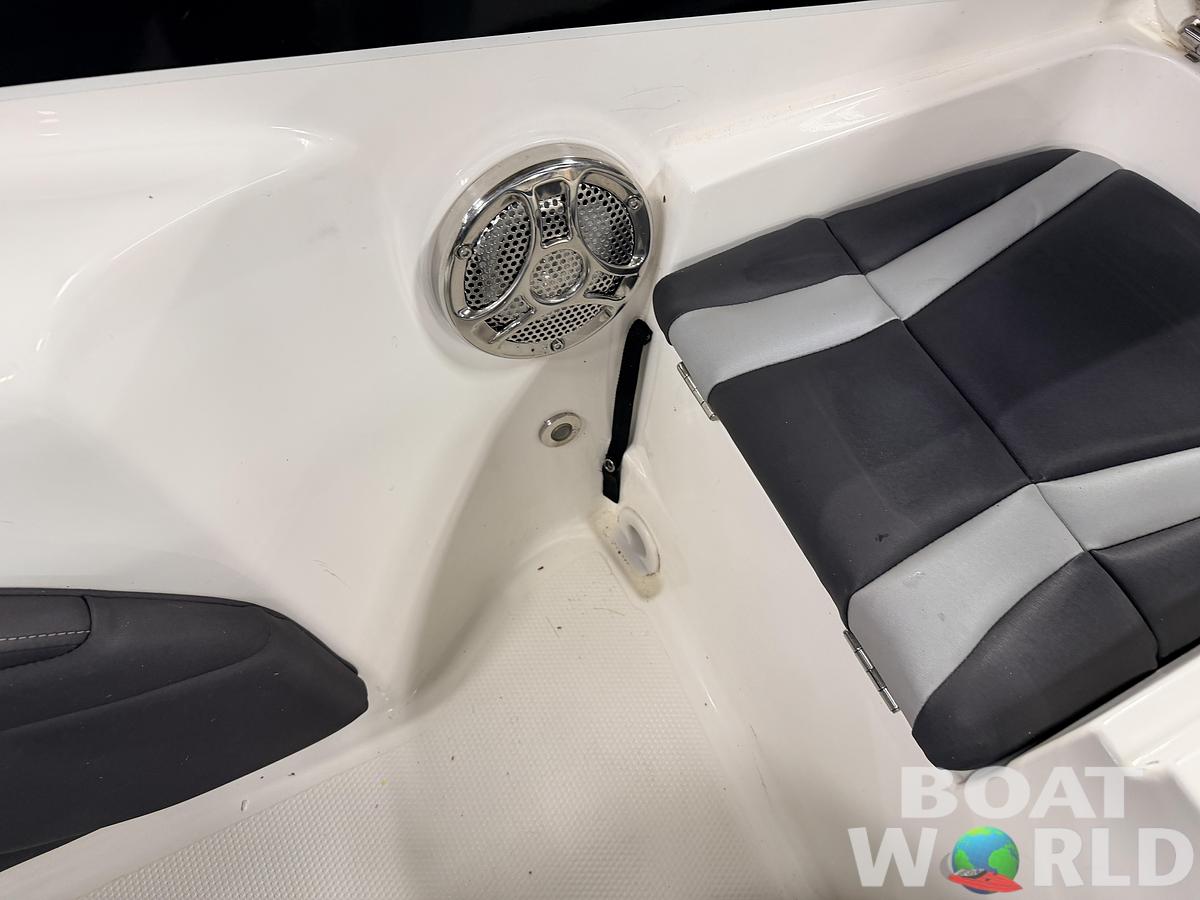 Used 2016 Larson FX 1850 DC Fiberglass Fishing Boat