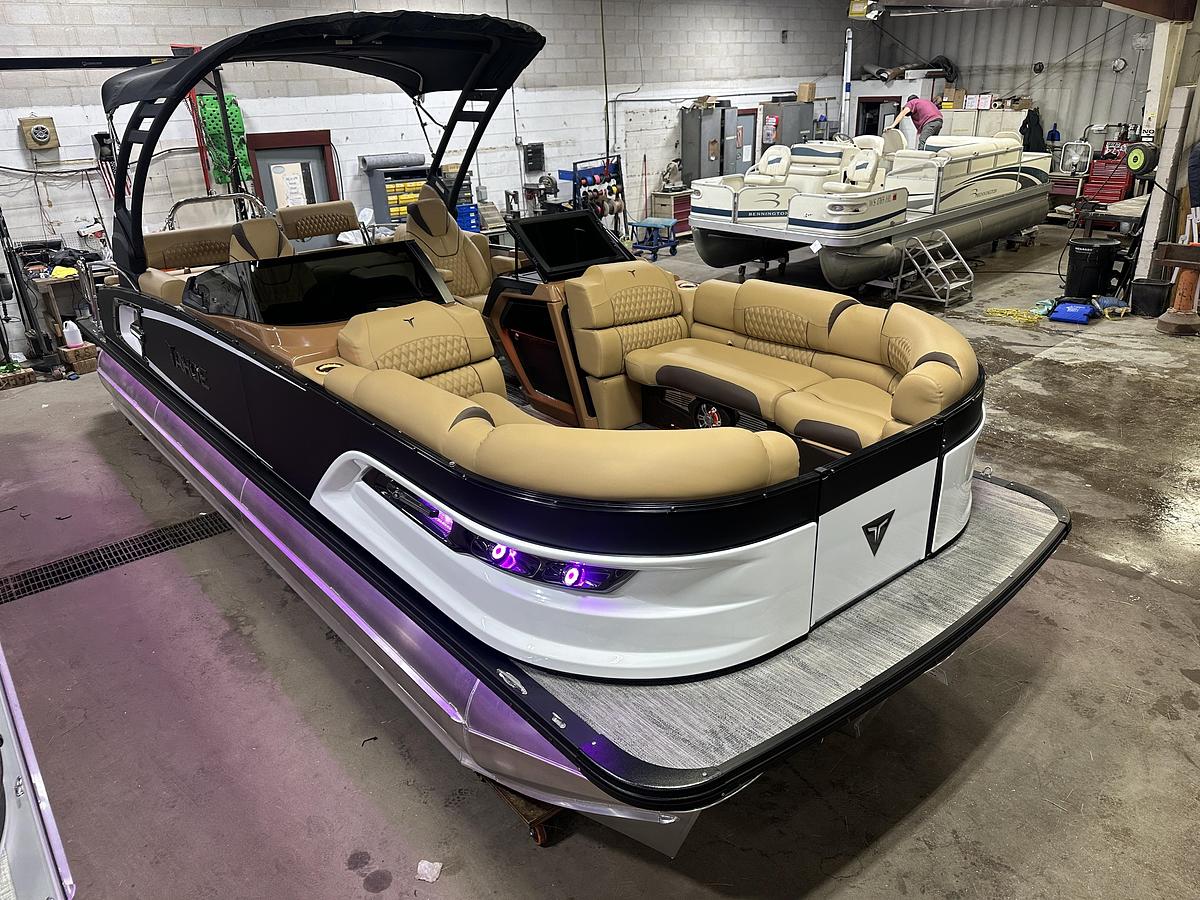 2025 Tahoe Pontoons Grand Tahoe 2585 Quad Lounge Windshield Tritoon & Mercury 400HP V10