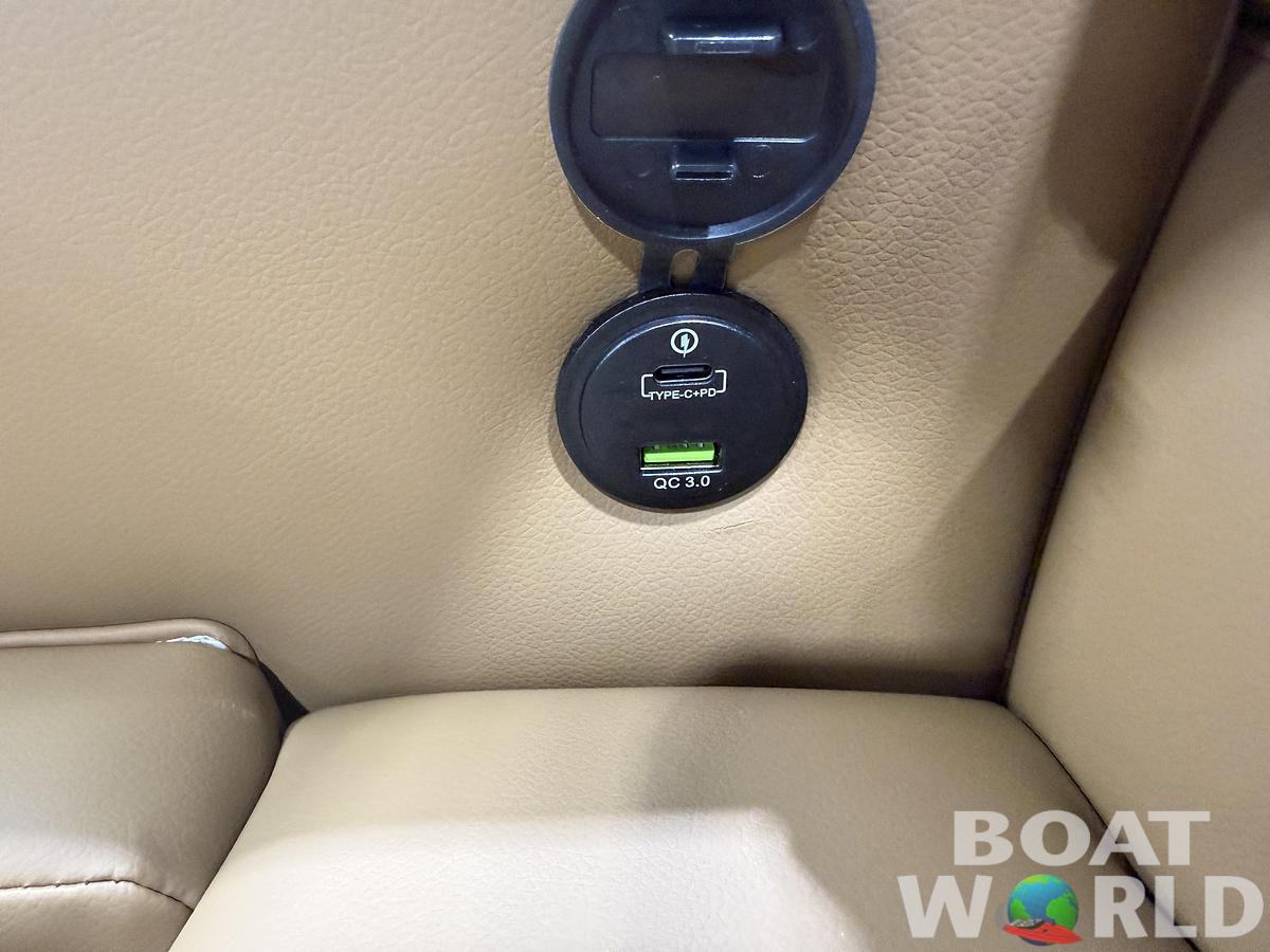 2027 Tahoe Sport VRB SE 2385 Swingback & 4-Stroke $35995