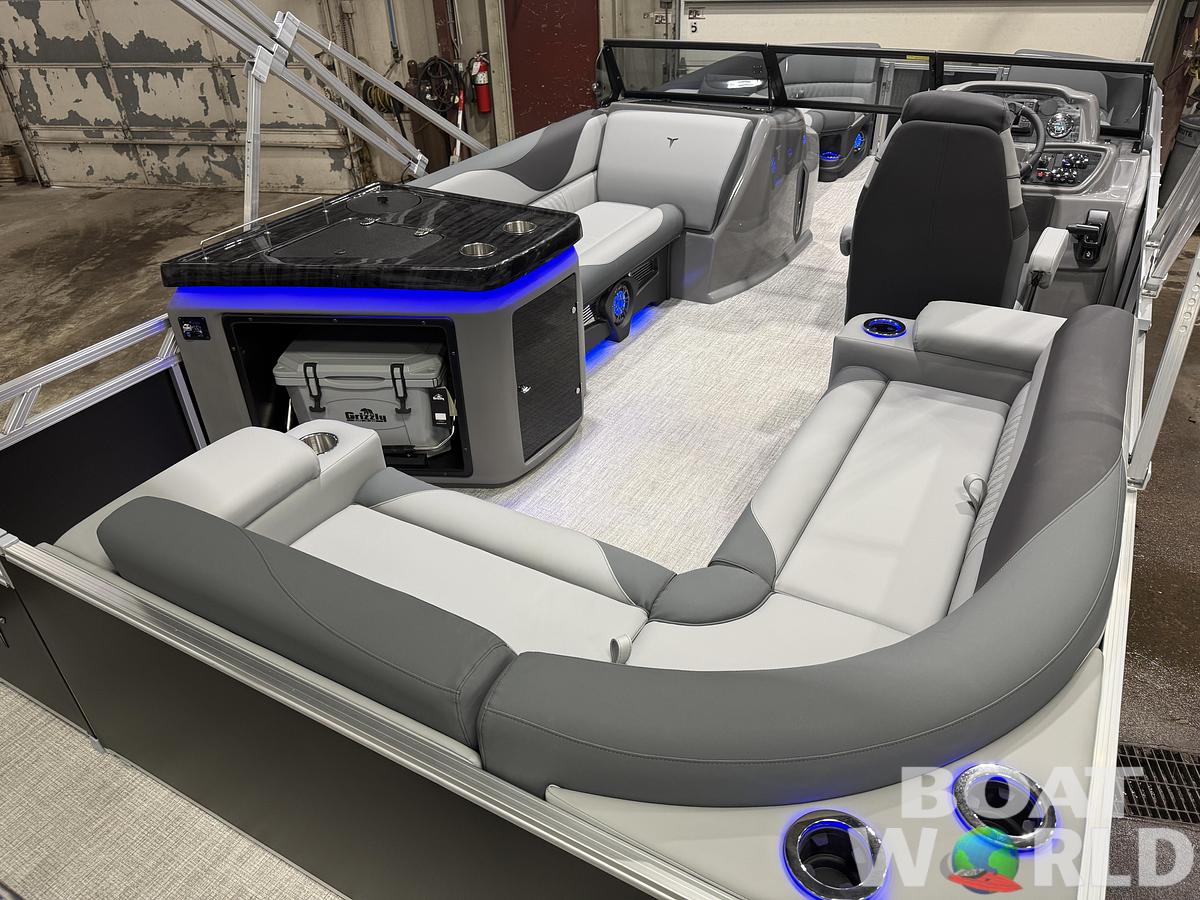 2026 Tahoe Pontoons LTZ 2385 Elite Windshield Tritoon