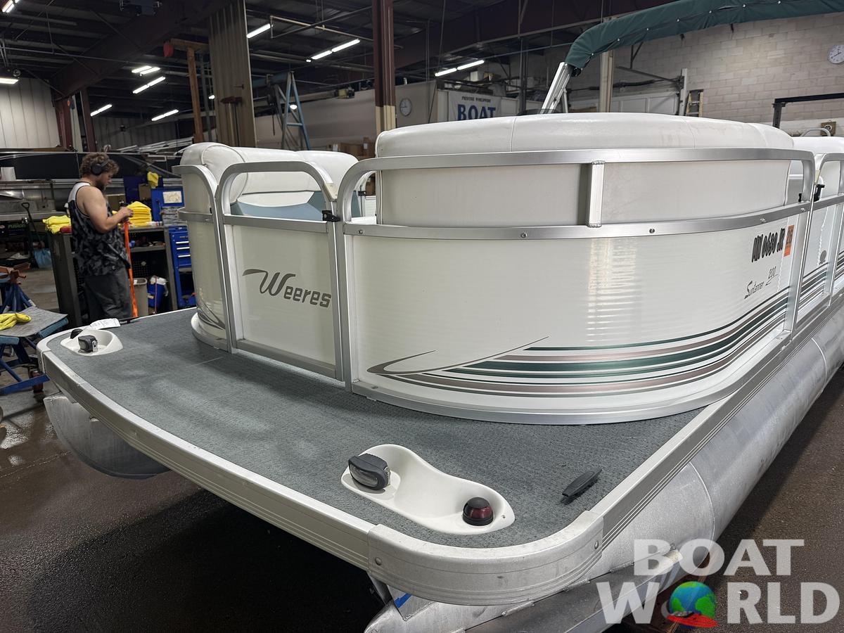 Used 2003 Weeres 200 SunTanner & 60HP Johnson 4Stroke -$11,995
