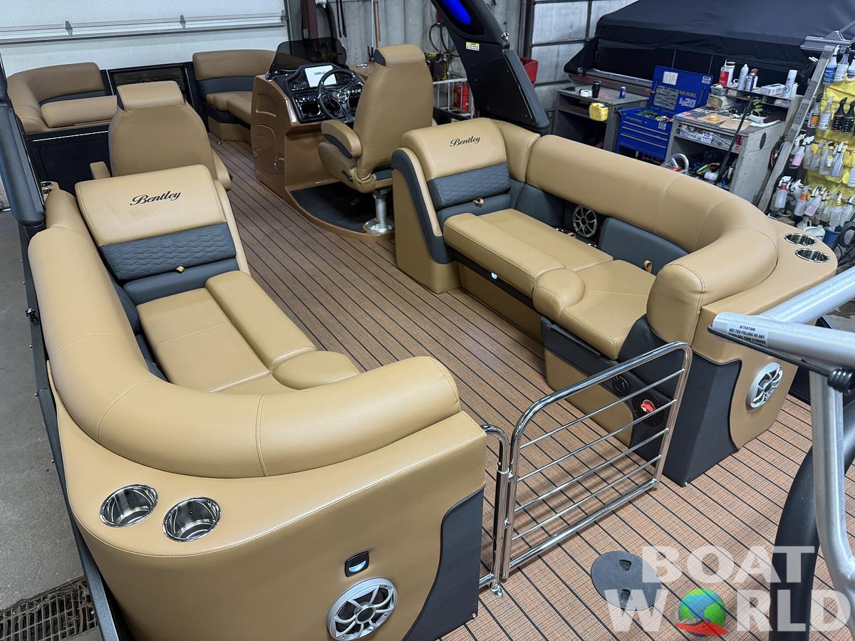 2026 Bentley Pontoons Elite 253 Admiral Quad Lounge Tritoon & 4-Stroke EFI
