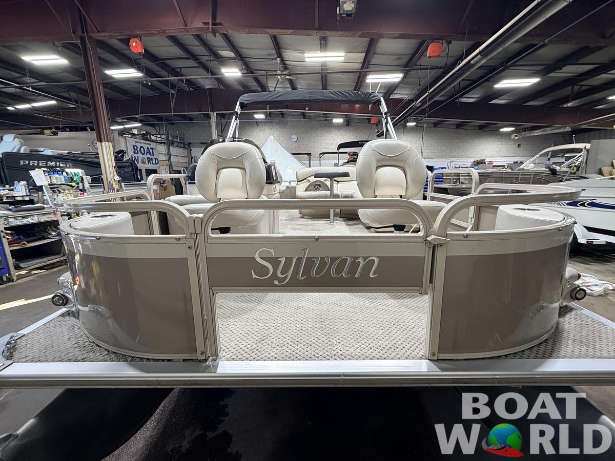 Used 2008 Sylvan Mirage 8520 Party Fish