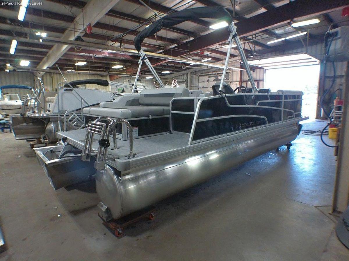 2025 Princecraft Vectra 23 RL Swingback Lounge Pontoon & Mercury 4-Stroke EFI