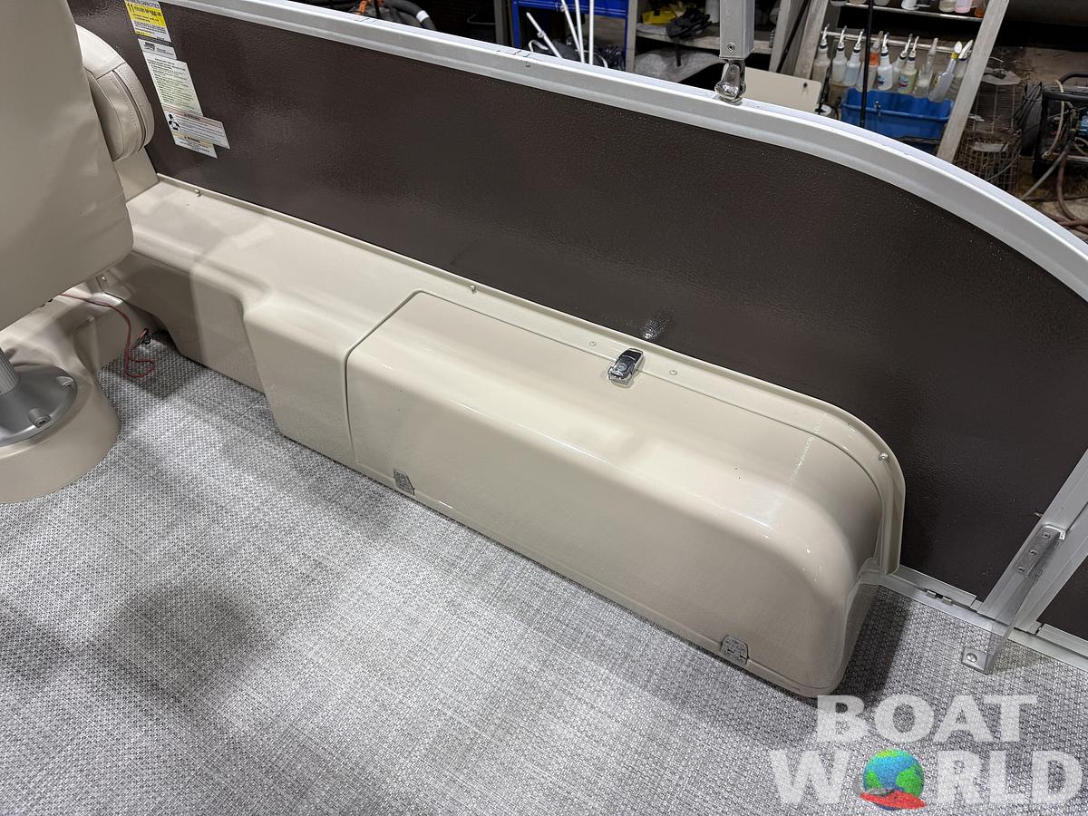 Used 2016 Premier 220 Castaway