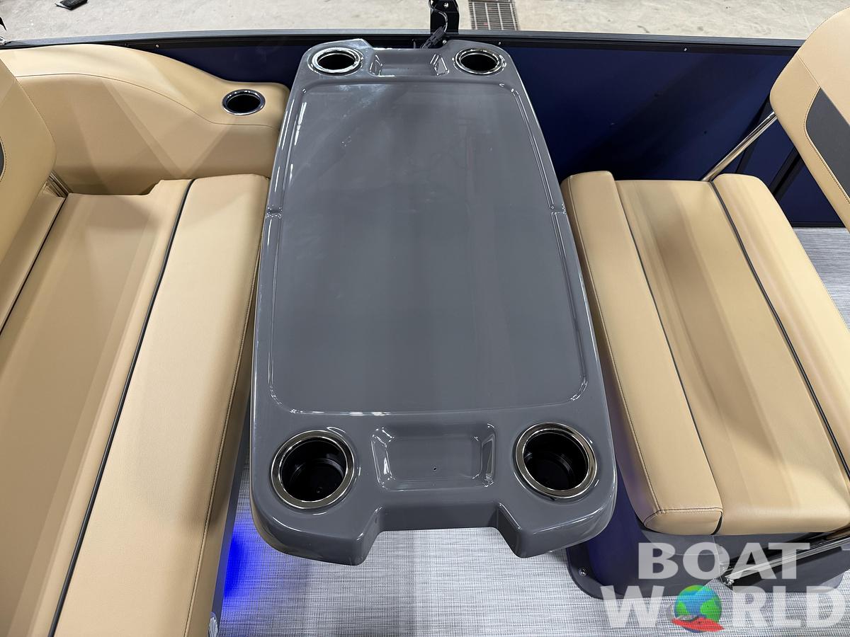 2027 Princecraft Vectra 21 RL Swingback Dinette $35495