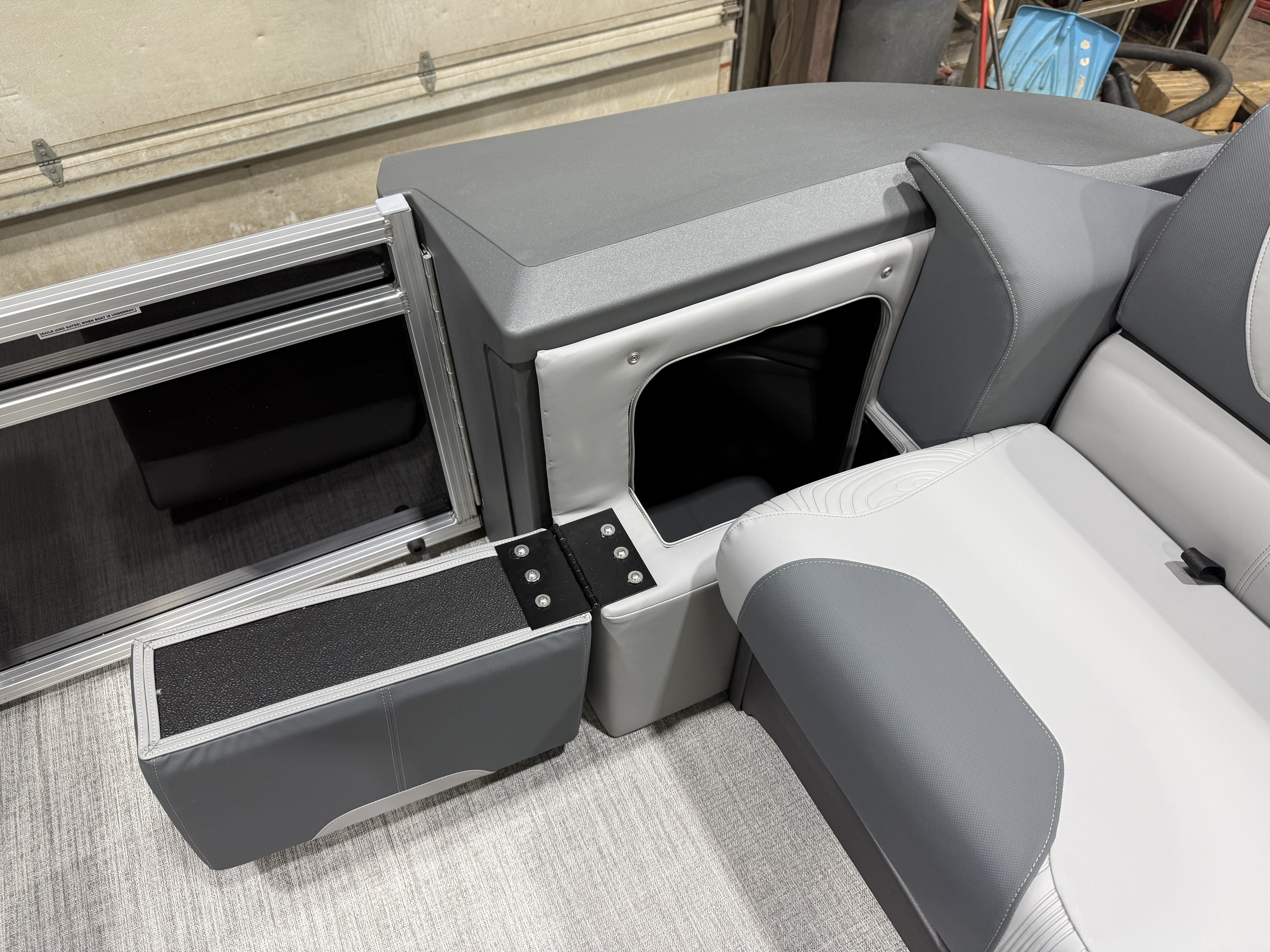 2026 Tahoe Pontoons GEOfish 2385 Rear Fish 