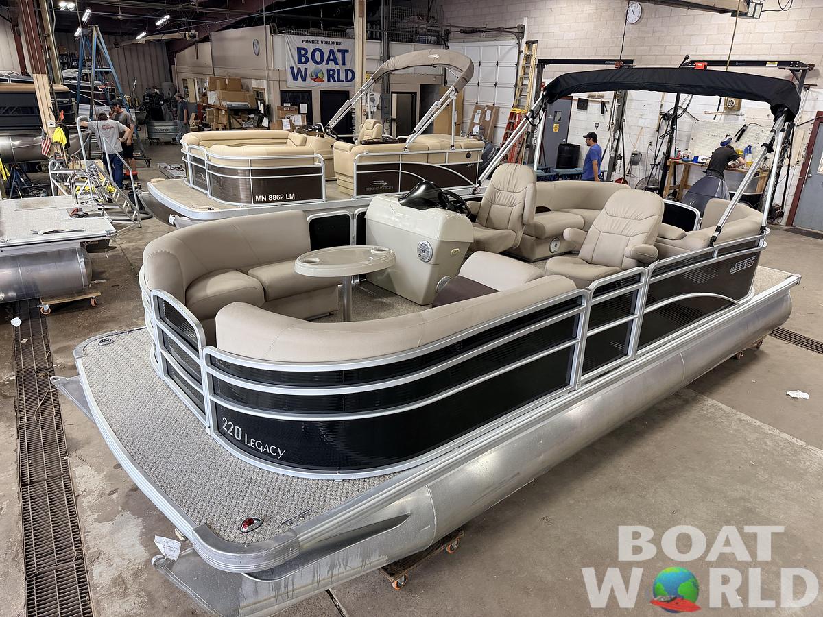 Used 2016 Weeres 220 Legacy & 90HP Yamaha 4Stroke -$19,995