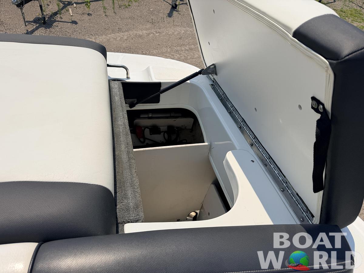 Used 2012 Sea Ray 205 Sport & 220HP 4.3L Mercruiser MPI with Tandem Axle Trailer -$15,995