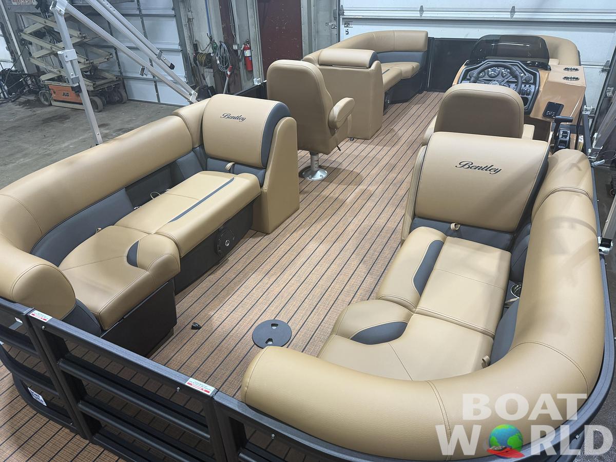 2026 Bentley Legacy 220 Navigator Quad Lounge Pontoon $36995