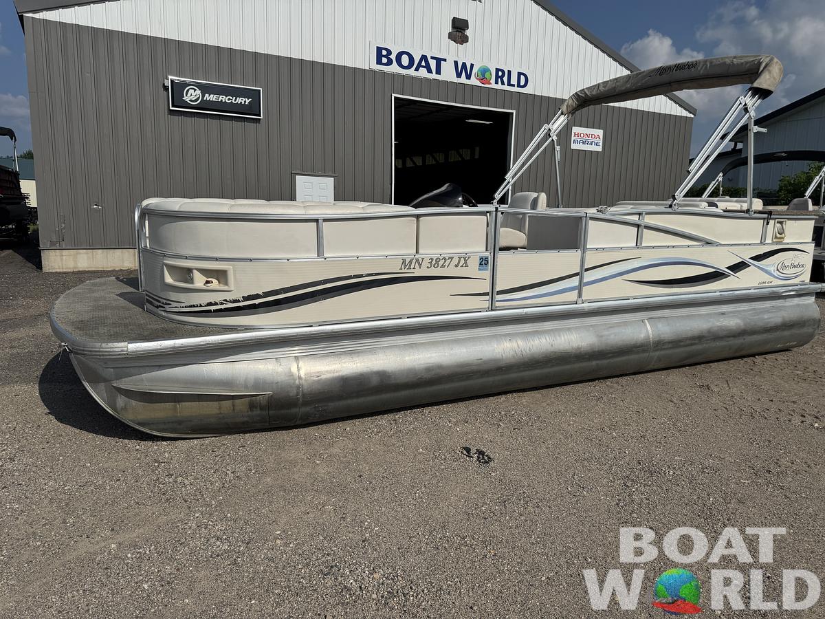 Used 2005 Misty Harbor Boats 2285 GM Pontoon