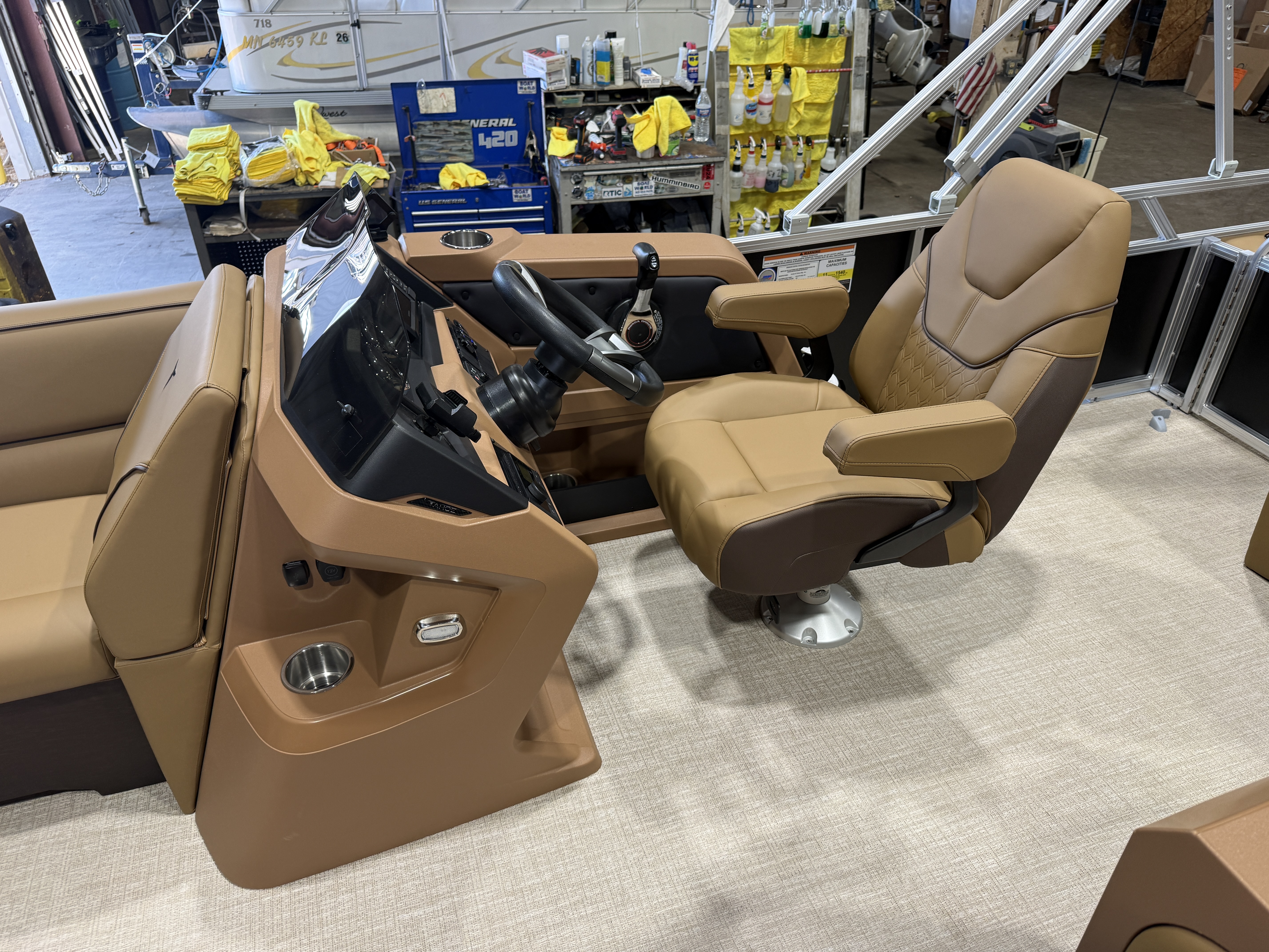2027 Tahoe Sport VRB Premium 2385 Swingback & 4-Stroke $37995