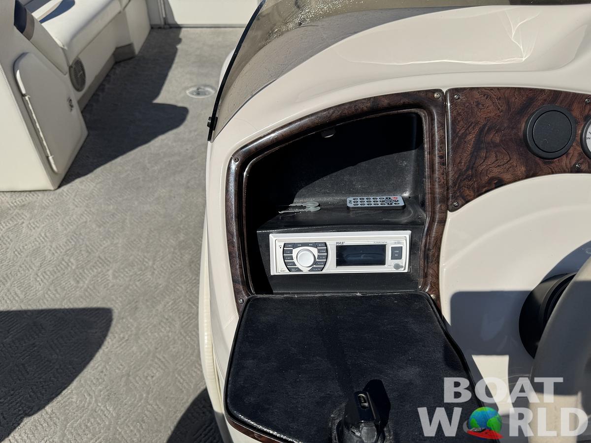 Used 2004 Fisher 220 Freedom Pontoon