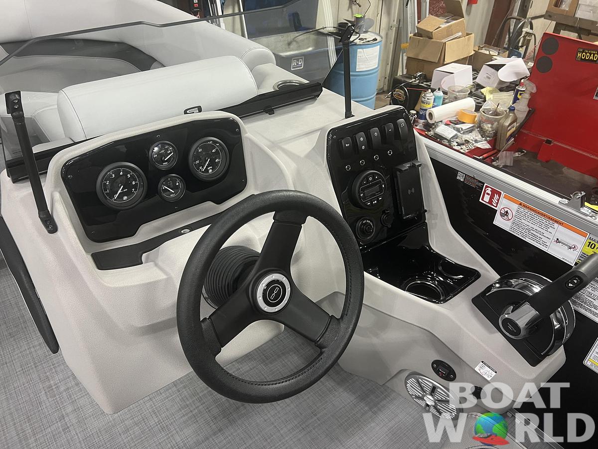 2026 Princecraft Vectra 21 Quad Lounge Pontoon