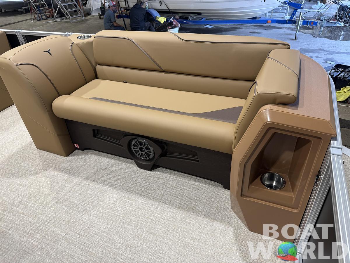 2027 Tahoe Sport VRB SE 2385 Swingback & 4-Stroke $35995