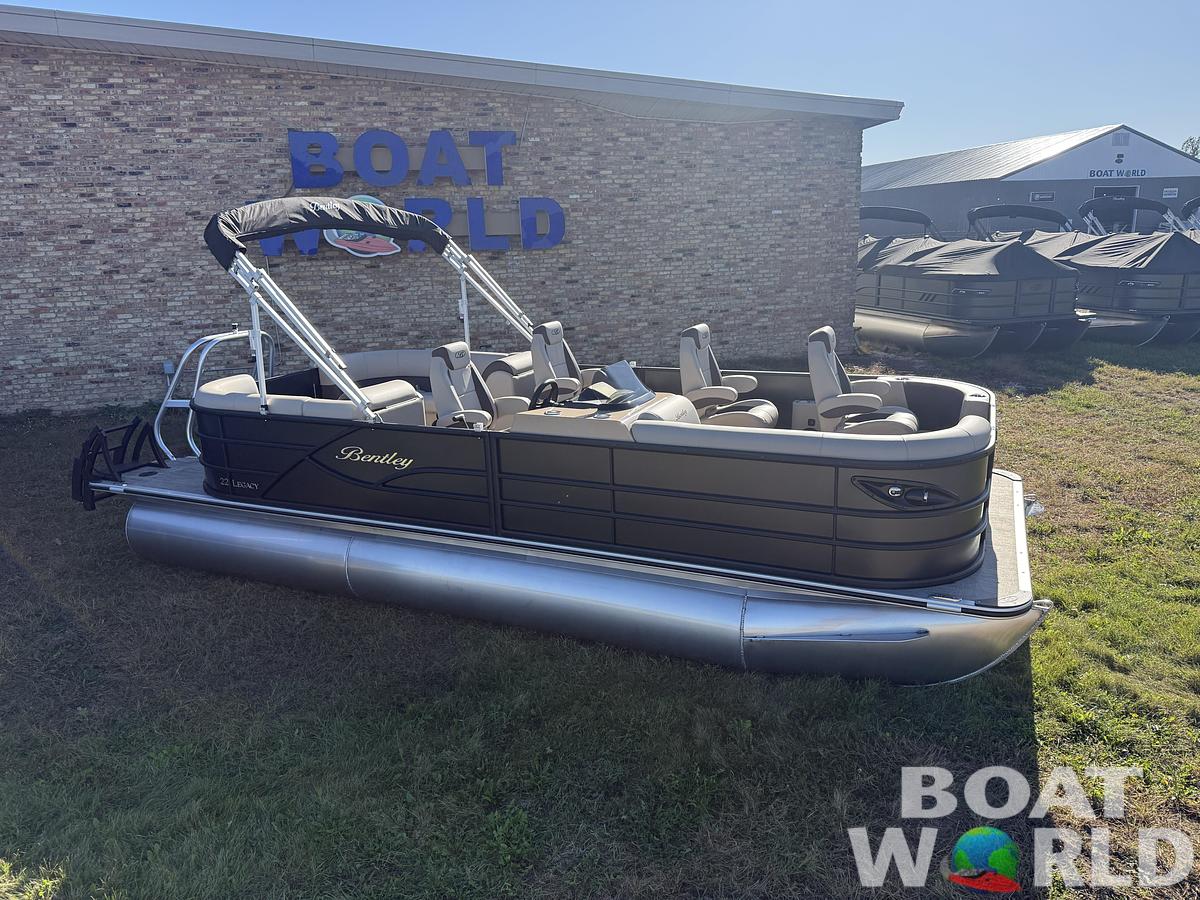 2026 Bentley Pontoons Legacy 220 Navigator DL Quad Lounge