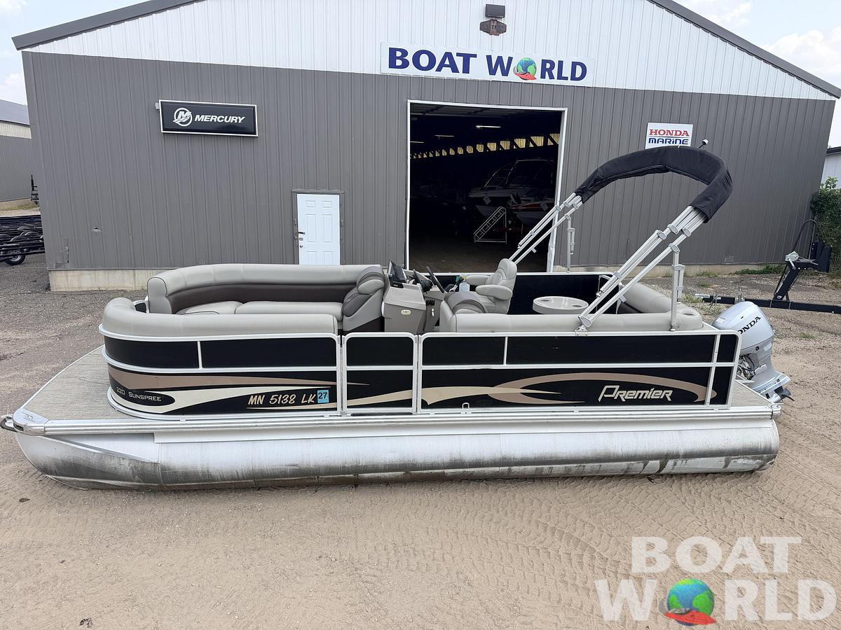 Used 2016 Premier 220 SunSpree & 50HP Honda 4Stroke -$24,995