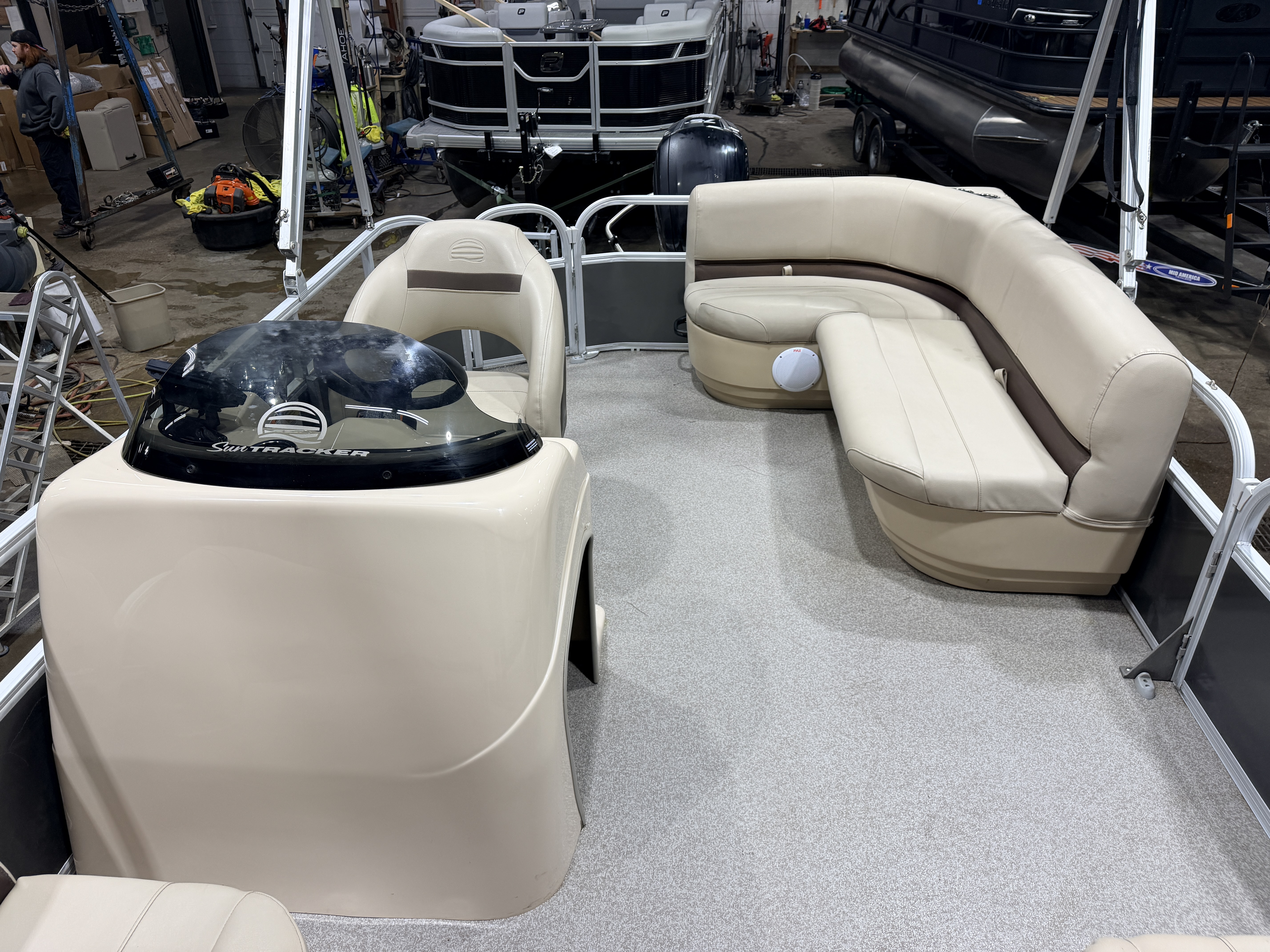 Used 2019 Sun Tracker Party Barge 18 DLX & 75HP Mercury 4Stroke -$21,995