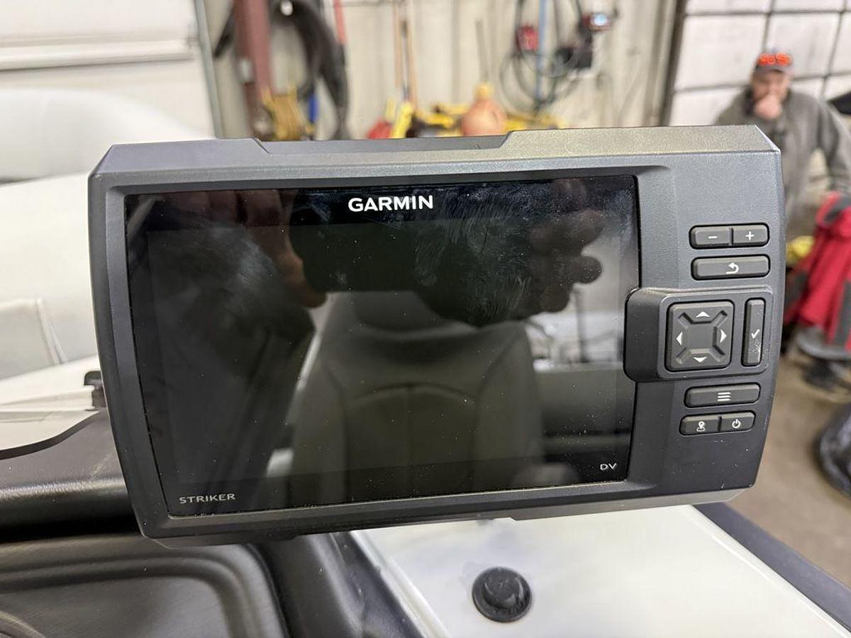 Used 2020 Bentley Pontoons Legacy 223 Navigator Quad Lounge Tritoon & Suzuki 140HP 4-Stroke EFI