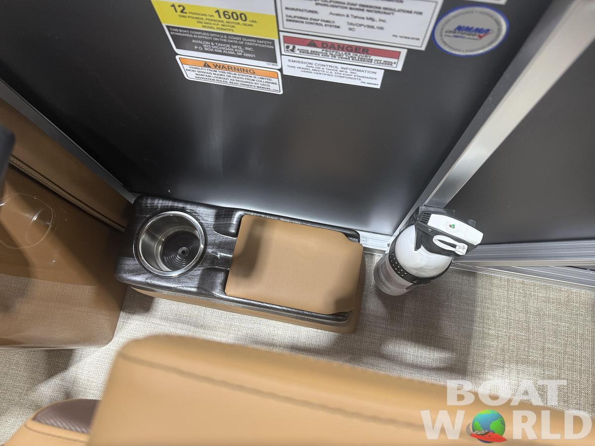 2026 Tahoe Pontoons LTZ 2385 Elite Windshield Tritoon