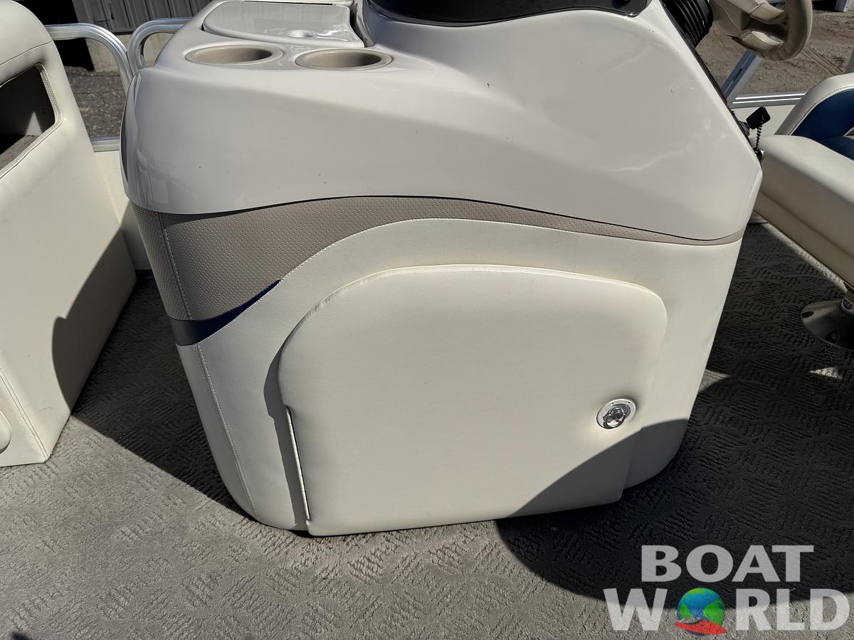 Used 2004 Fisher 220 Freedom Pontoon