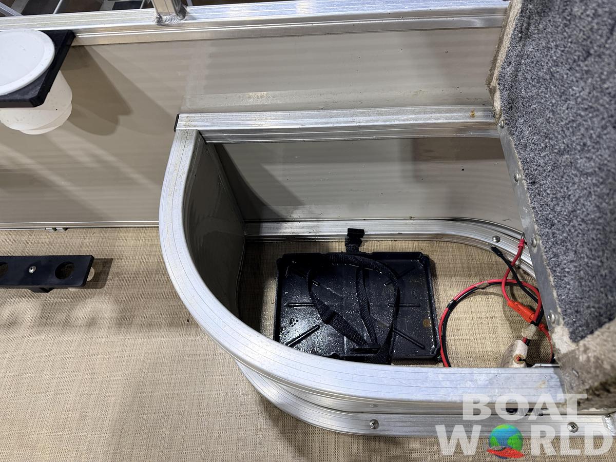 Used 2016 Lowe 162 Fish & Cruise Pontoon