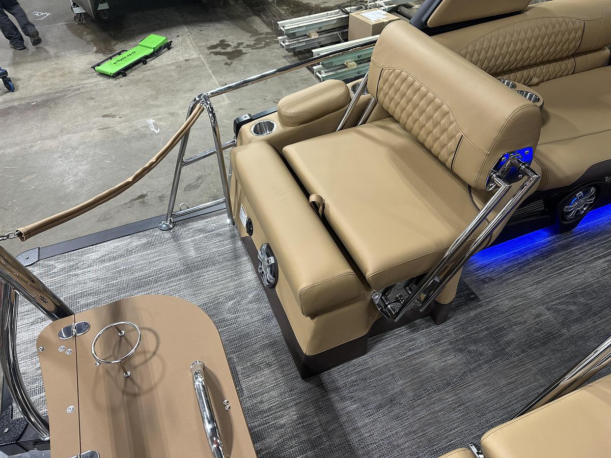 2025 Tahoe Pontoons Grand Tahoe 2585 Quad Lounge Windshield Tritoon & Mercury 400HP V10