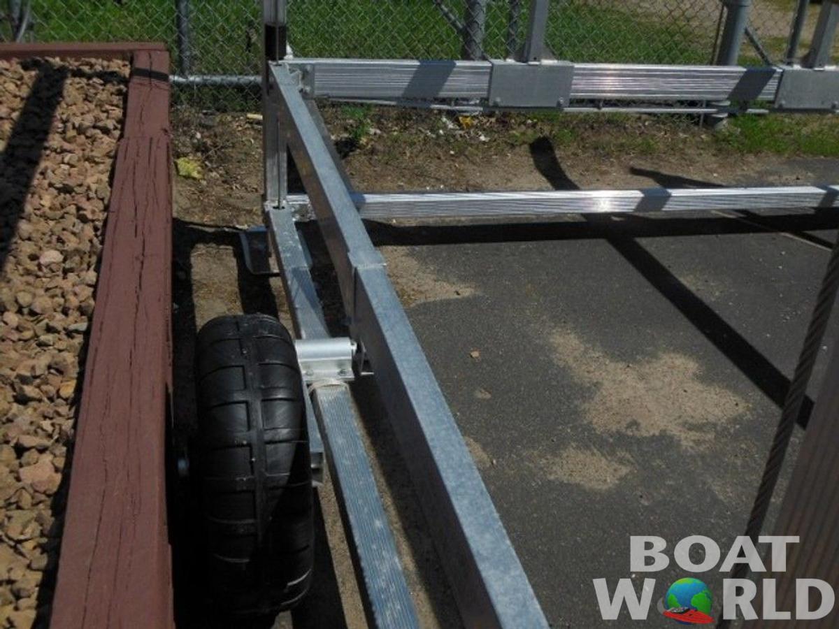 4000# Pontoon & Boat Lift 120" Wide