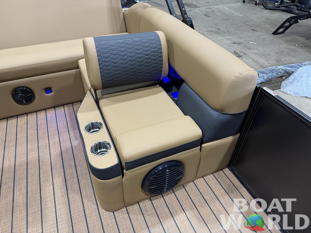 2027 Bentley Elite 223 Lounge Swingback Tritoon $66,995