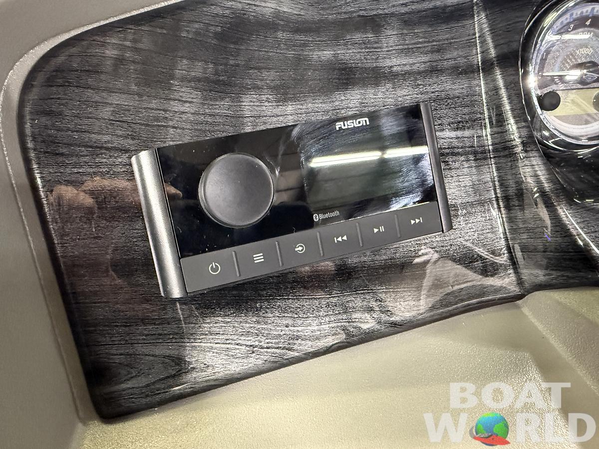 2025 Tahoe Pontoons LTZ 2385 Swingback (VRL) Tritoon & Honda 4-Stroke EFI