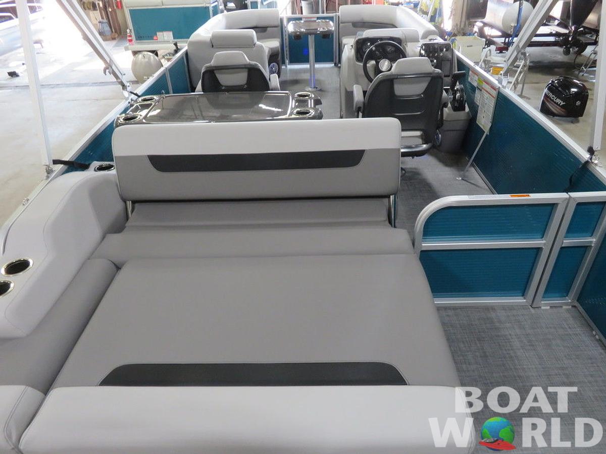 2025 Princecraft Vectra 23 RL SS Swingback Pontoon & Mercury 4-Stroke EFI