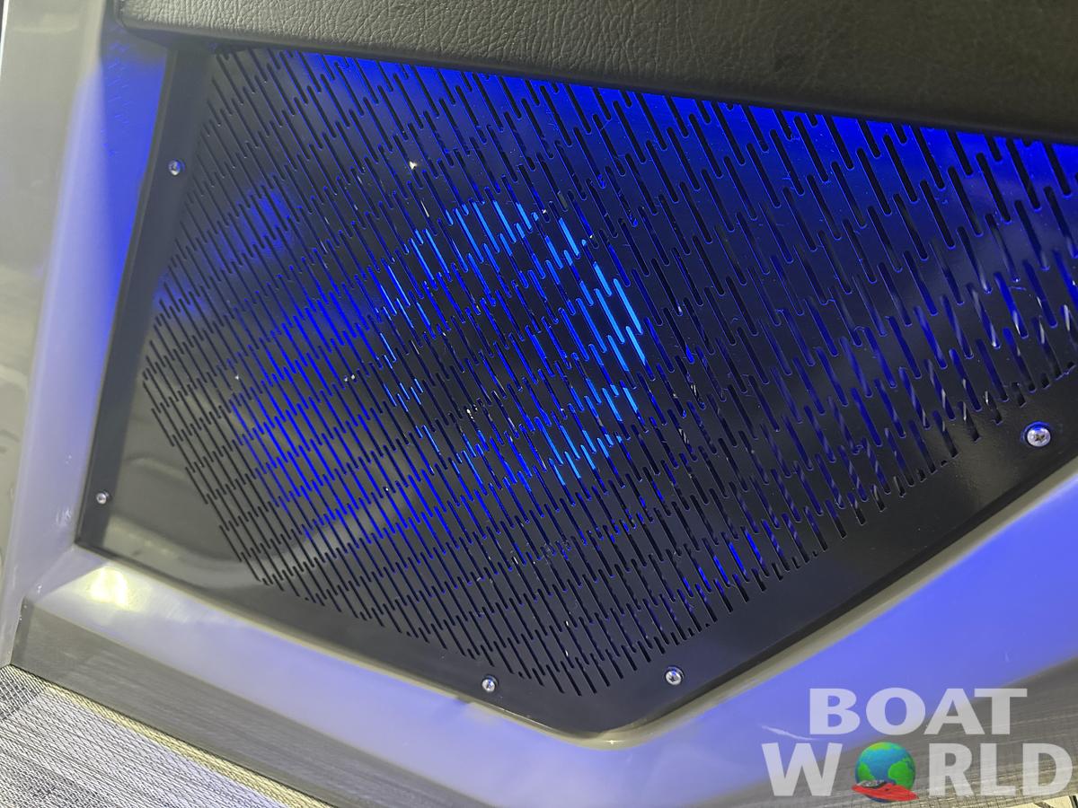 2026 Tahoe Pontoons Cascade 2385 Elite Windshield Tritoon