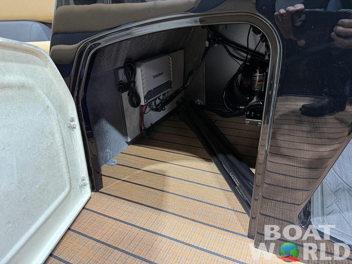 2027 Bentley 350HP Elite 253 Admiral Quad Lounge Tritoon $89995