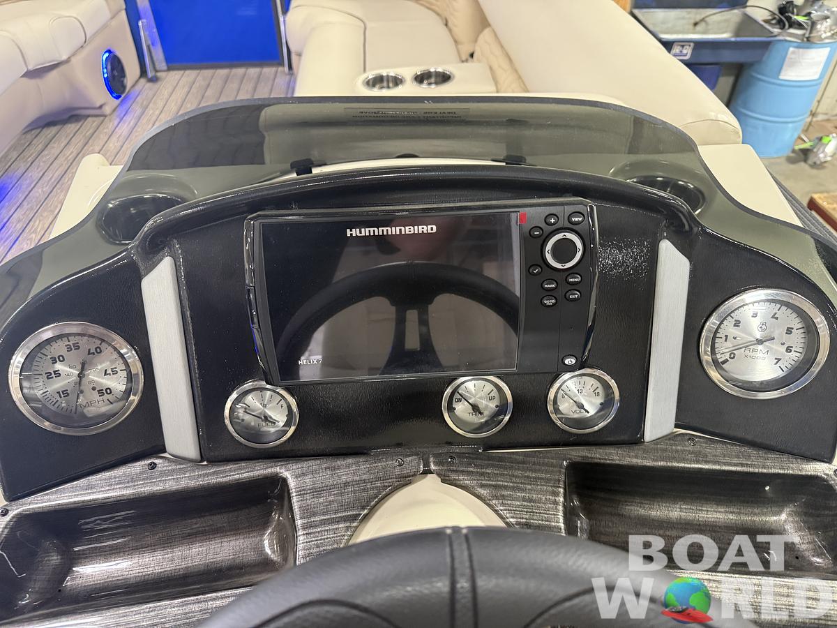 2023 Montego Bay NEW* 8524 Swingback Pontoon & 100HP 4-Stroke EFI