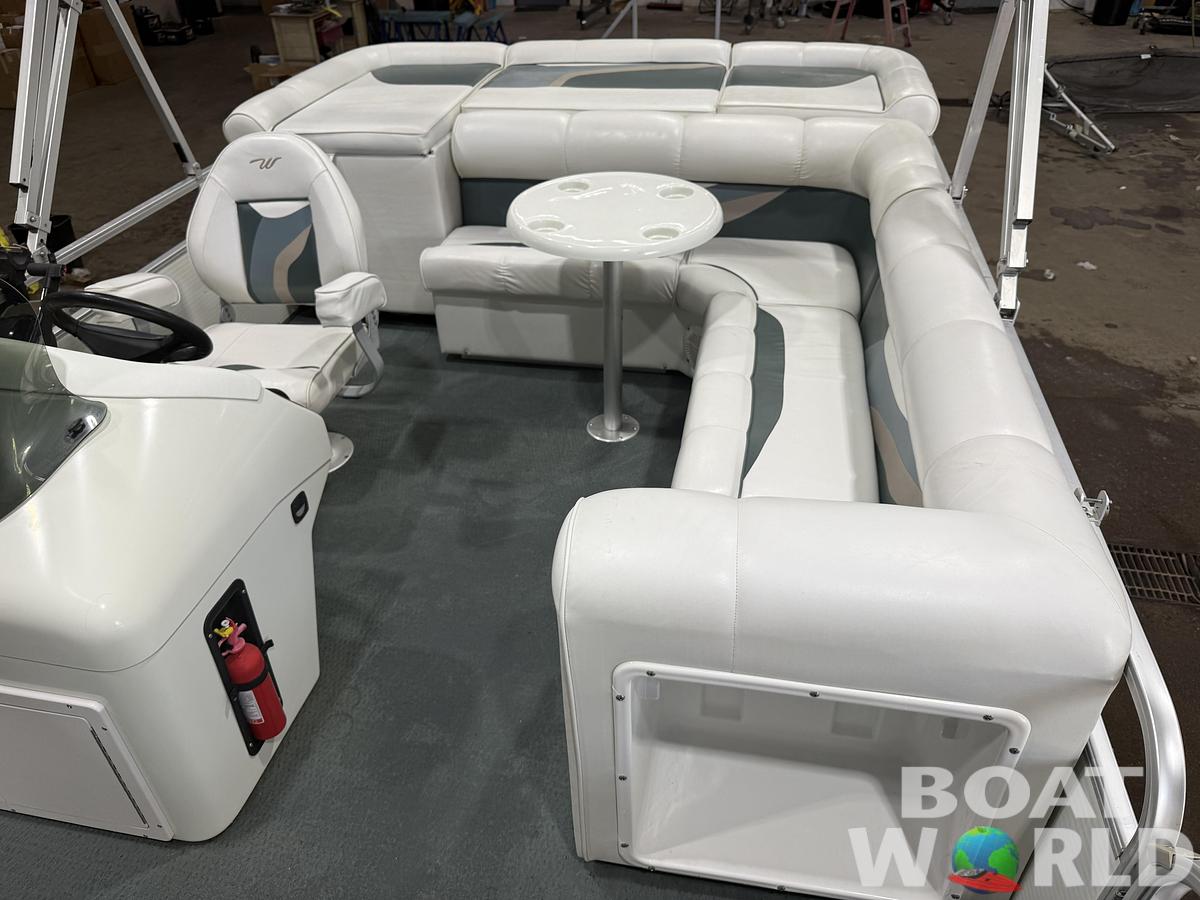 Used 2003 Weeres 200 SunTanner & 60HP Johnson 4Stroke -$11,995
