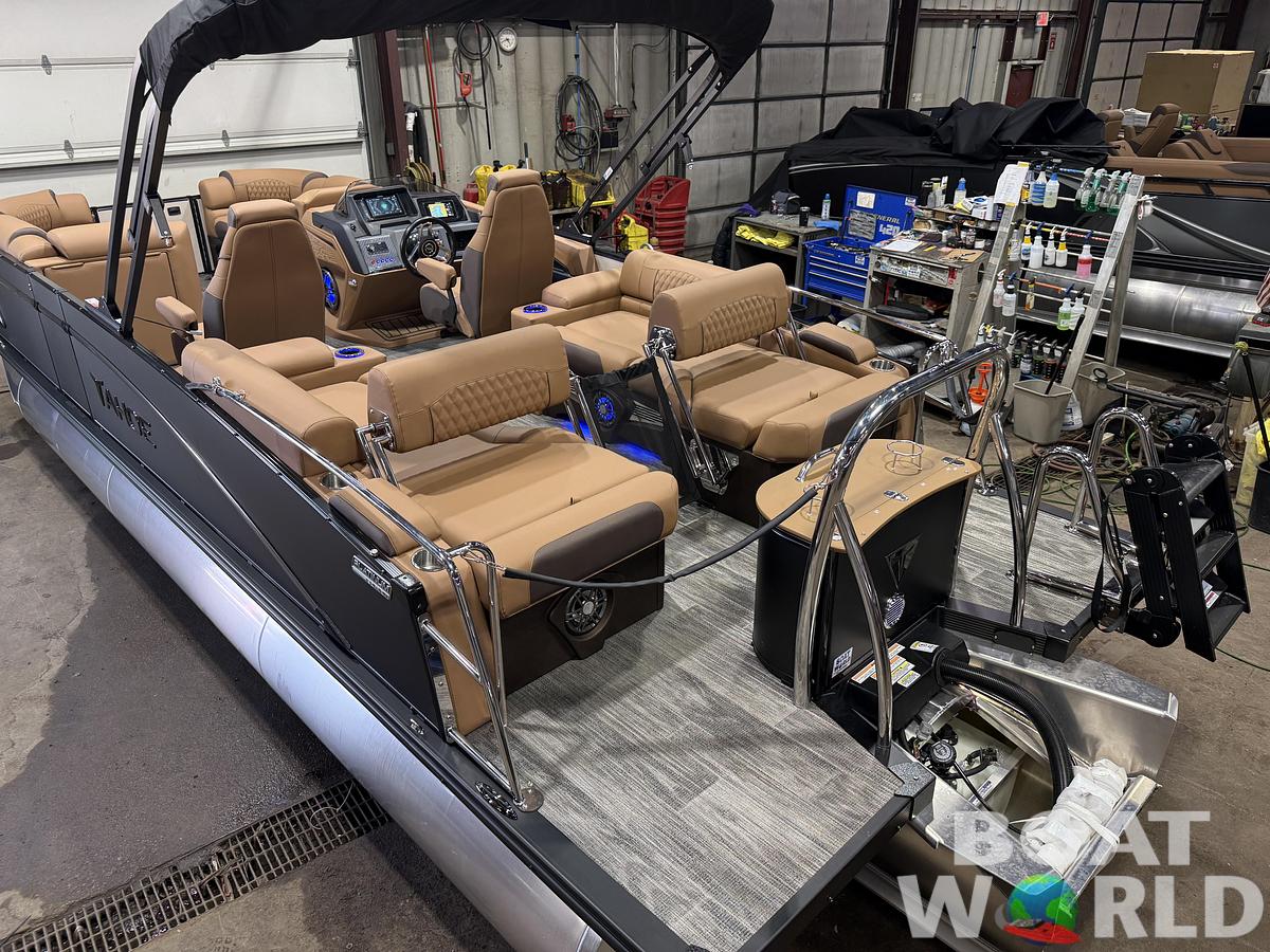 2026 Tahoe Cascade 2385 Quad Lounge Shift SS Tritoon $73995