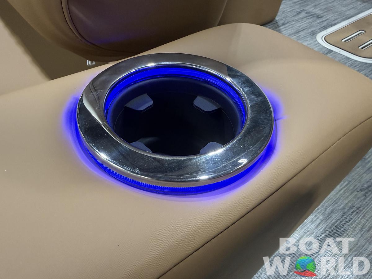 2026 Tahoe Pontoons Cascade 2385 Swingback (VRB) Tritoon 