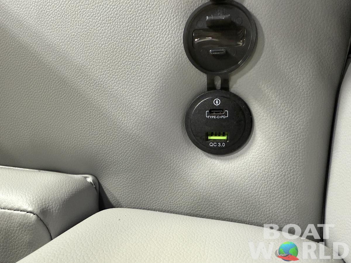 2025 Tahoe Pontoons LTZ 2385 Swingback (VRL) & Honda 4-Stroke EFI