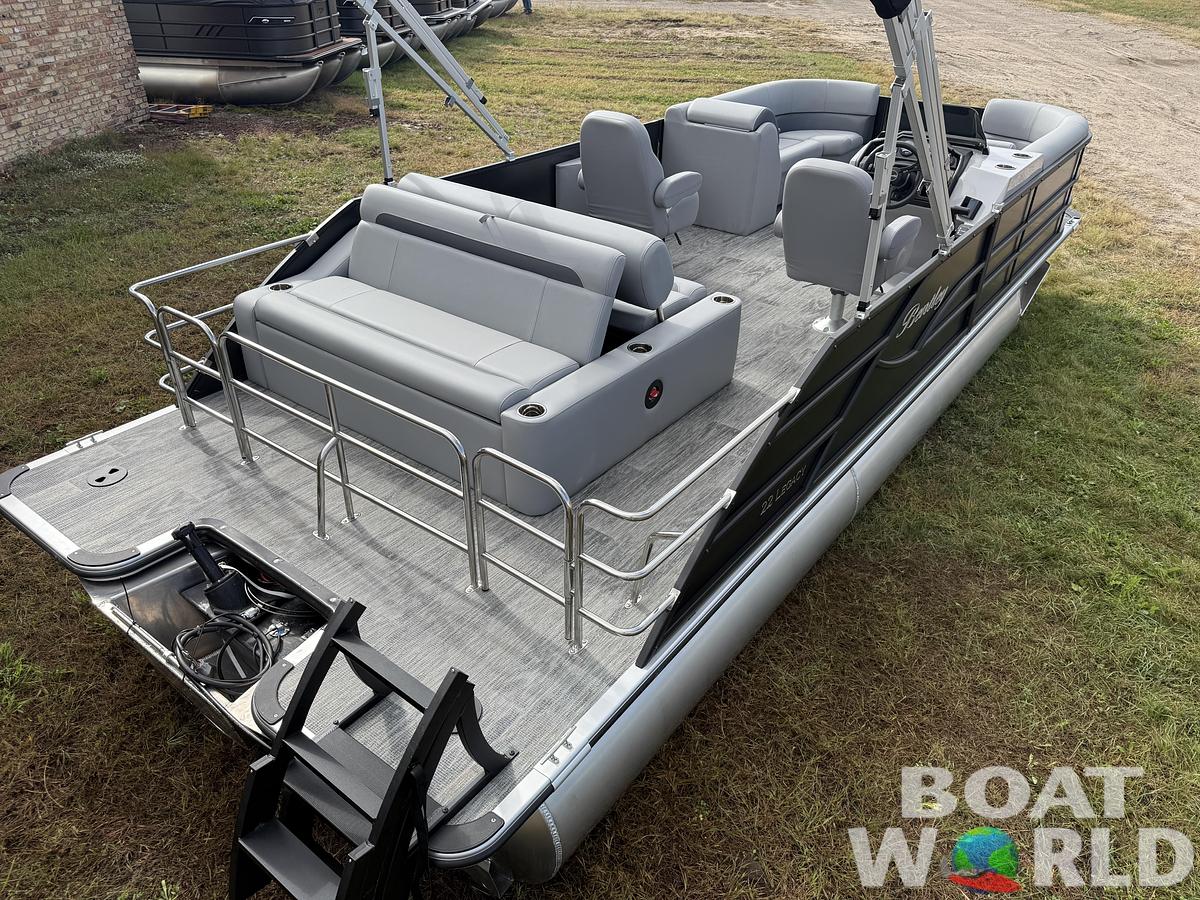 2026 Bentley Pontoons Legacy 220 Swingback 