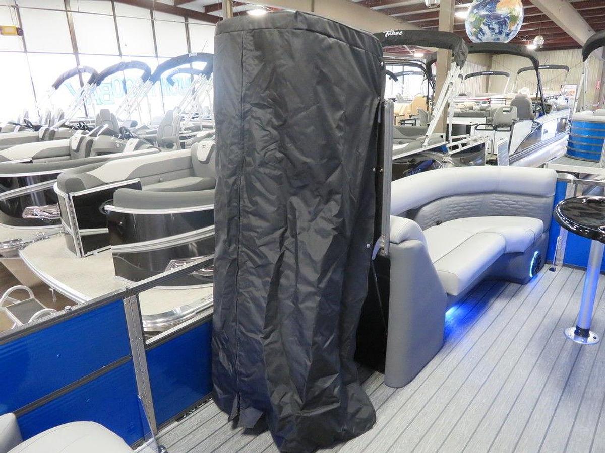 2023 Montego Bay ST8524 Swingback Tritoon Deluxe Pontoon & Honda 200HP 4-Stroke EFI