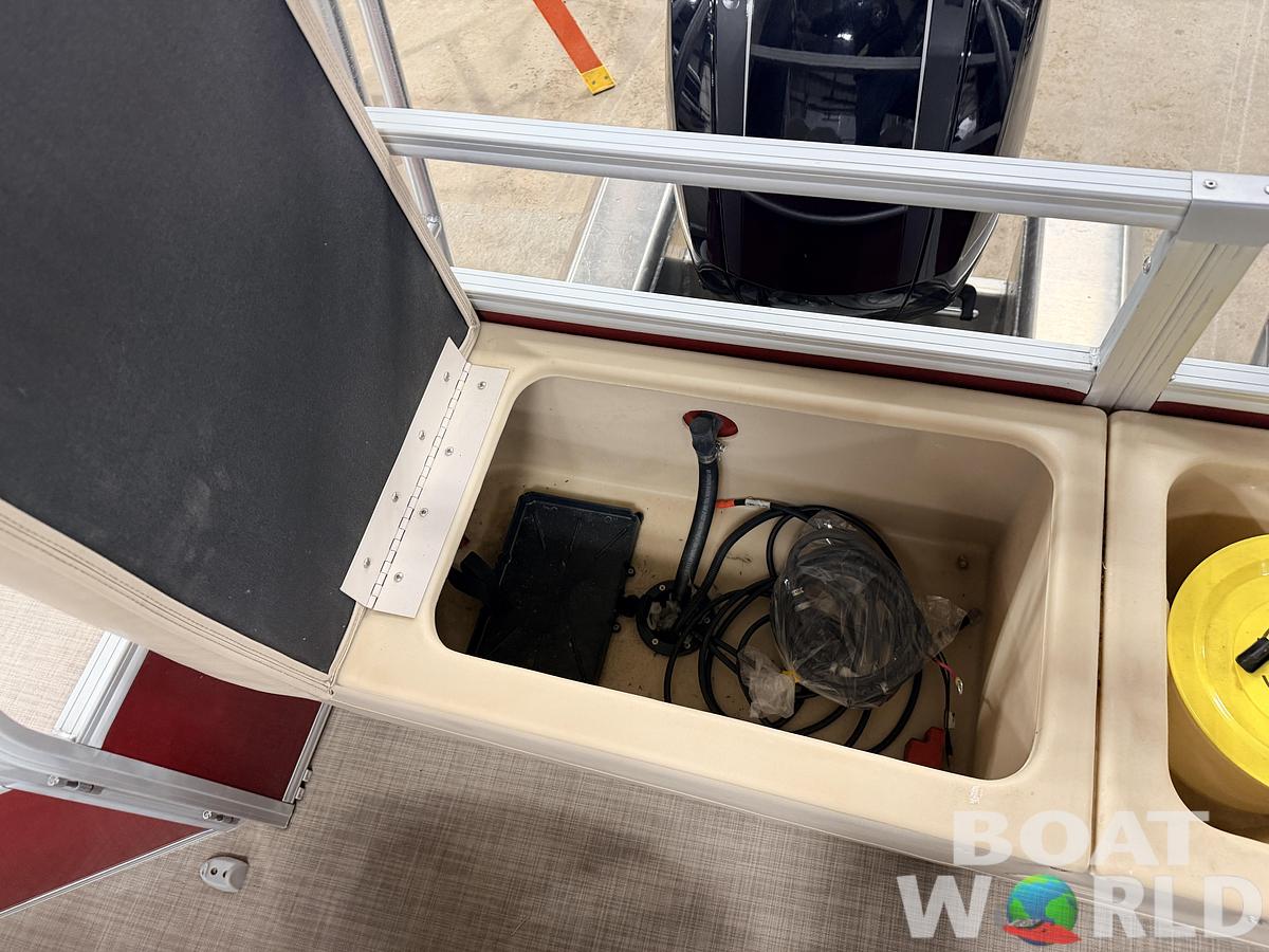 Used 2019 Sun Tracker  Fishin Barge 22 DLX XP3 Tritoon & 150HP Mercury 4Stroke - $39,995