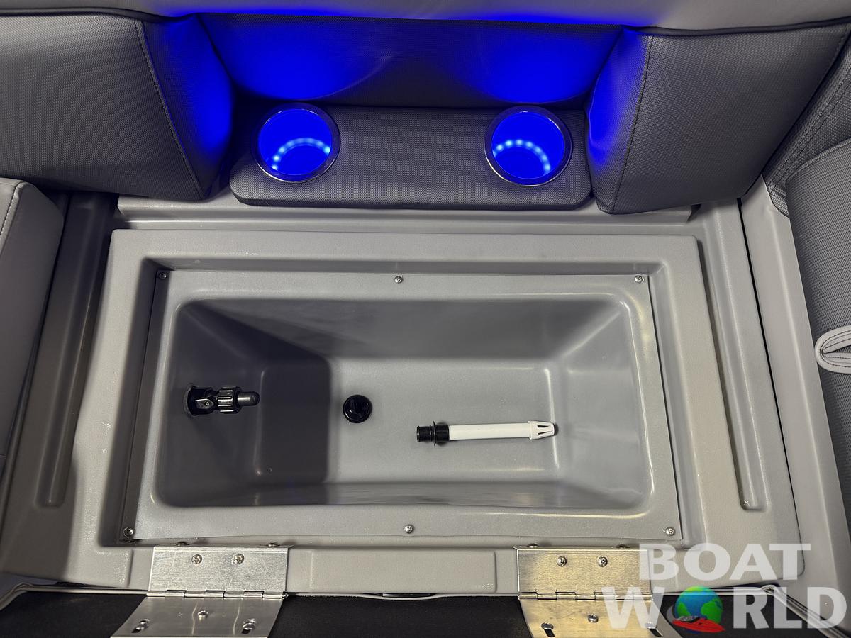 2025 Bentley Pontoons Legacy 223 Navigator Quad Lounge Tritoon & Honda 4-Stroke EFI