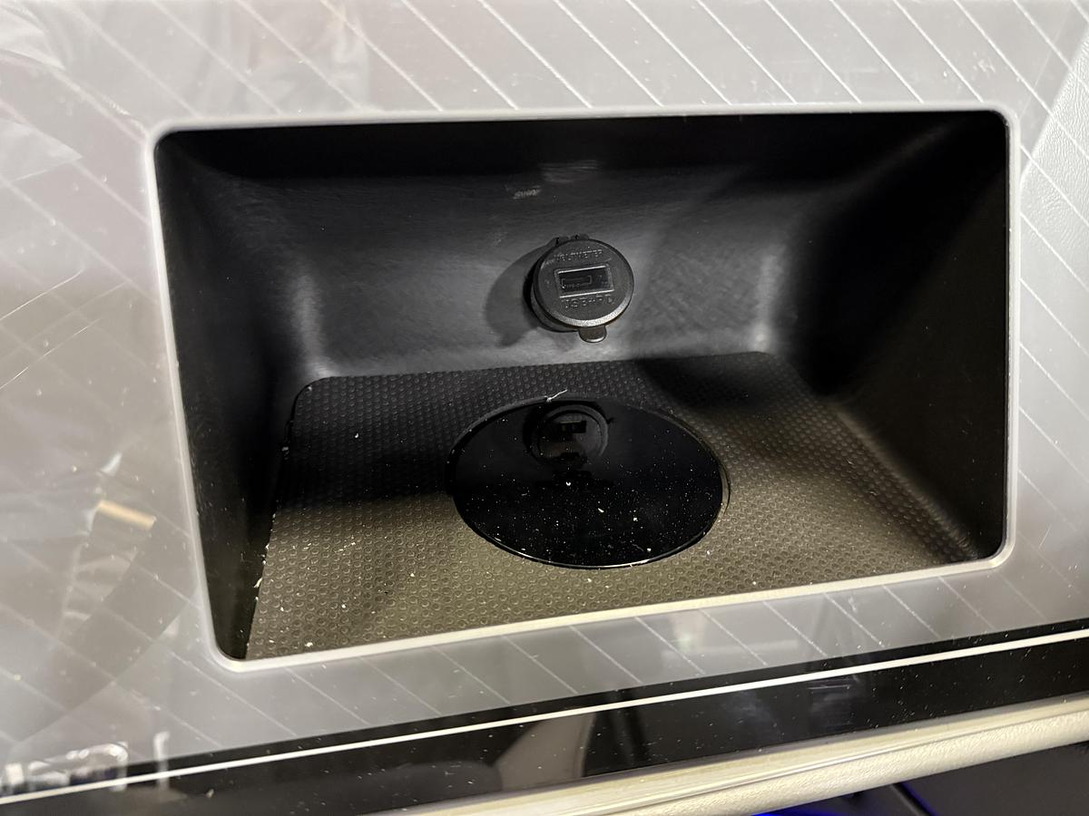 2025 Tahoe Pontoons Cascade 2385 Quad Lounge Shift Tritoon & 225HP 4-Stroke