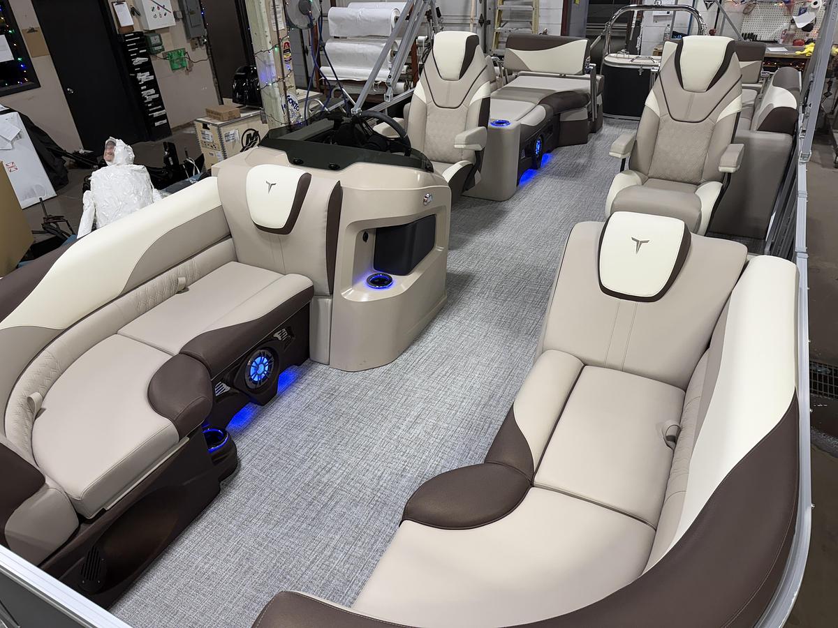 2025 Tahoe Pontoons LTZ 2385 Quad Lounge Shift SS Tritoon & Honda 4-Stroke EFI