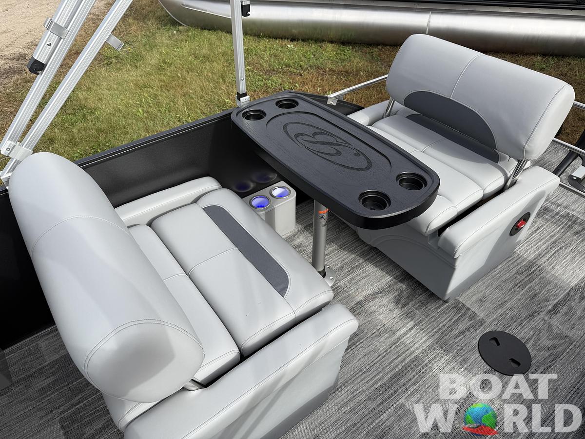 2026 Bentley Pontoons Legacy 223 QSB Swingback Tritoon 