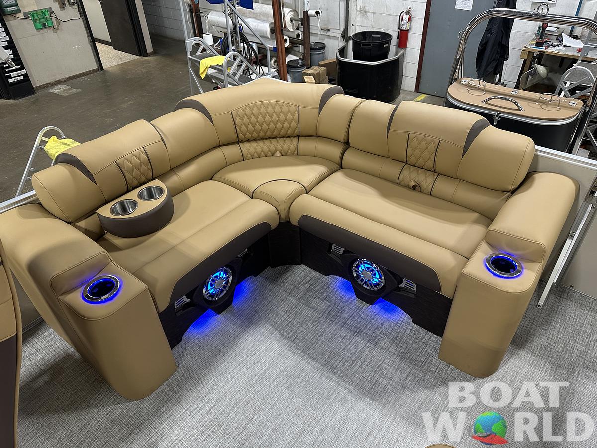 2025 Tahoe Pontoons Cascade 2385 Elite Cruise Tritoon & Honda 4-Stroke EFI