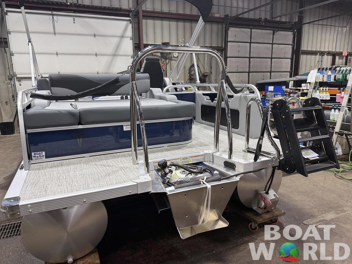 2026 Tahoe LTZ 2385 Swingback (VRB) Pontoon $38995