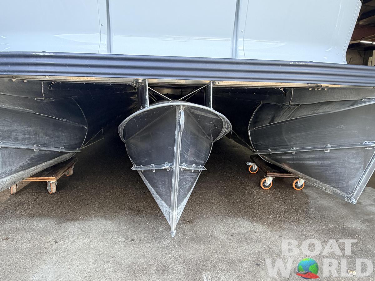 Used 2023 Manitou 220 Explore Tritoon & 150HP Rotax -$39,995