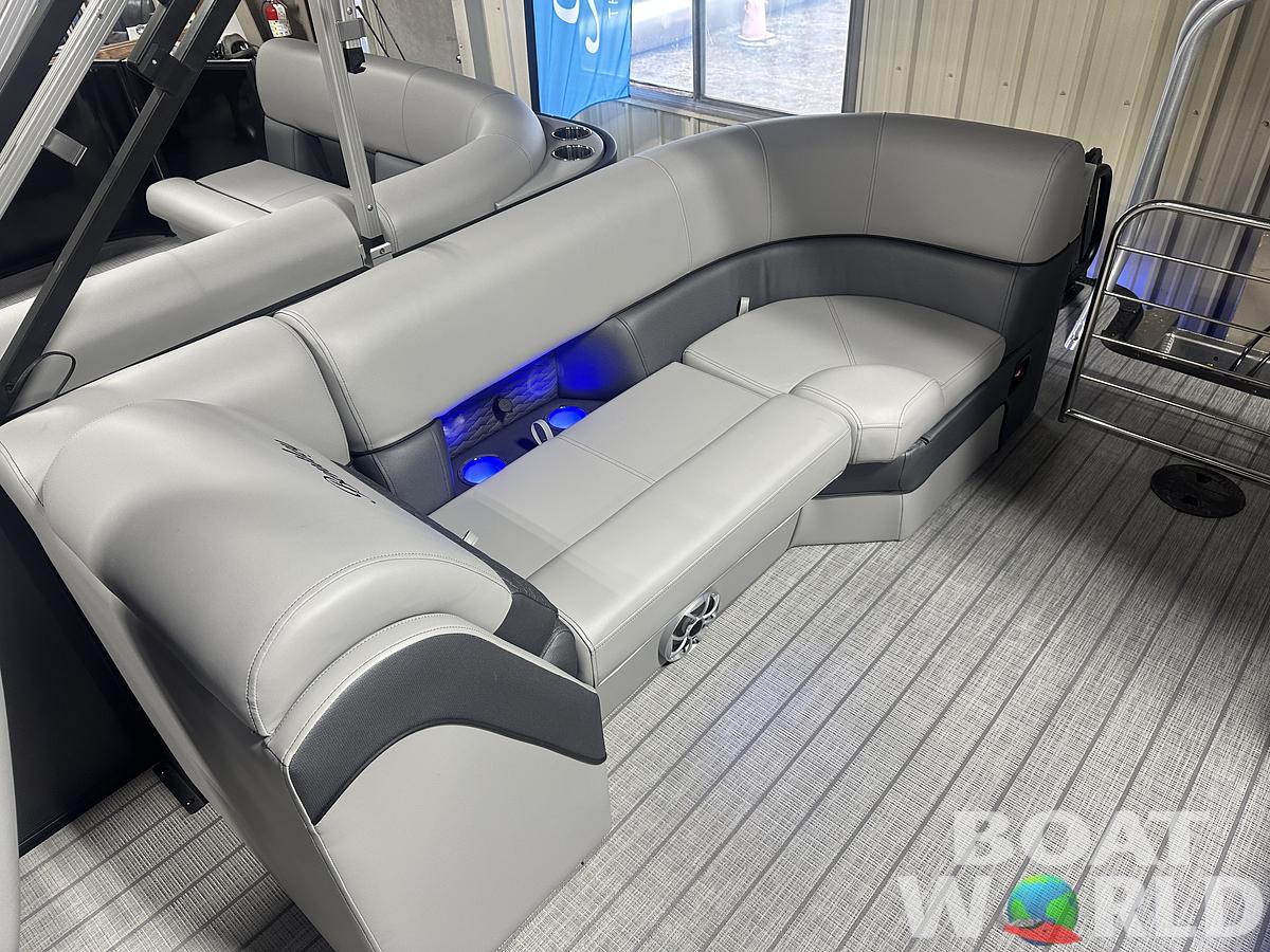 2025 Bentley Pontoons Elite 223 Admiral Quad Lounge Tritoon & Honda 4-Stroke EFI