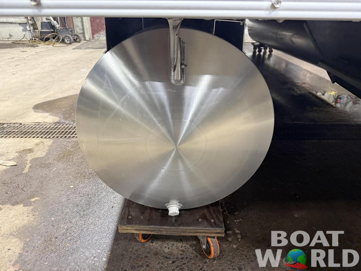 2026 Tahoe Sport VRB 2385 Swingback & 4-Stroke $34995